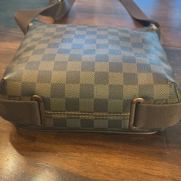 Authentic Louis Vuitton Damier Ebene messenger crossbody bag - & key holder - Picture 13 of 14